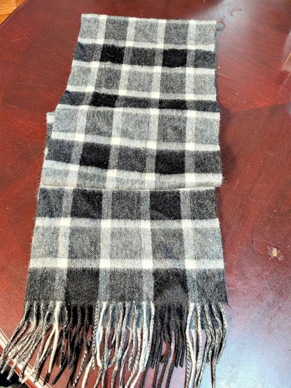 belle france Plaid Cashmere Scarf in Gray & Black